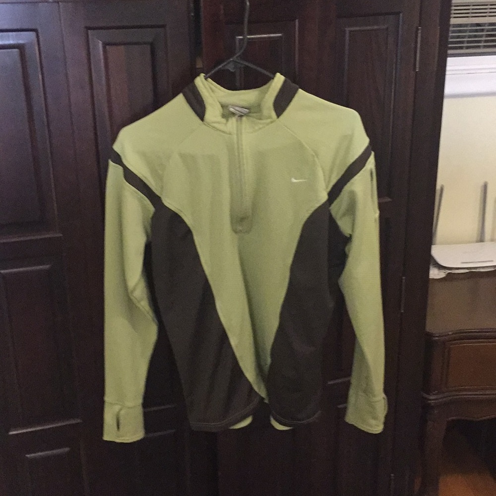 Women's Nike 1/4 zip top